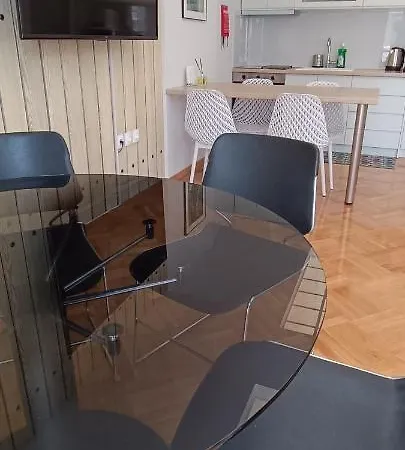 Appartement Artemis Plaza *